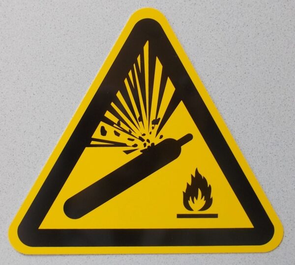 Hinweisschild Warnung vor Gasflaschen